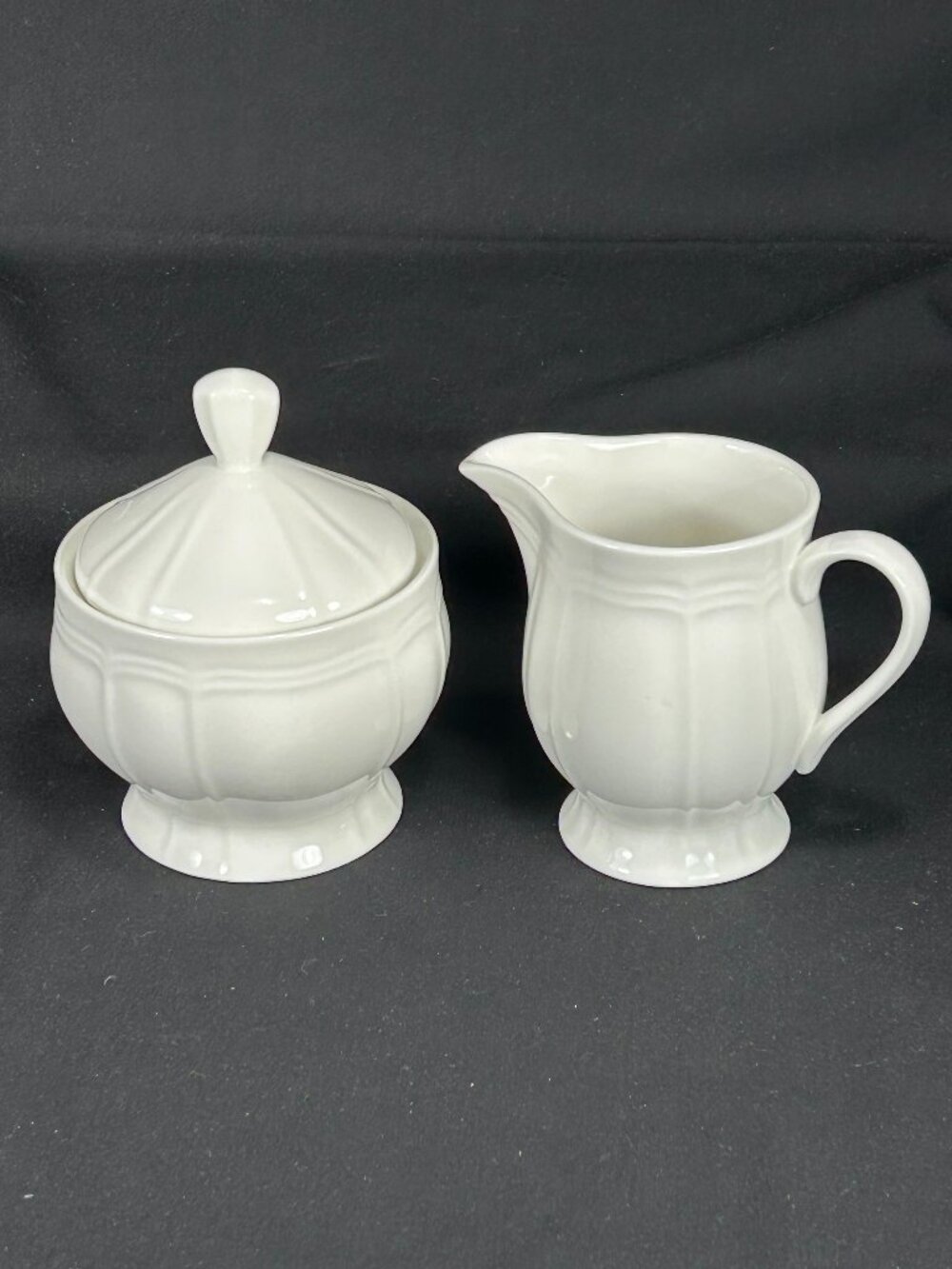 Mikasa Ultima + HK400 Antique White lidded sugar bowl & creamer set